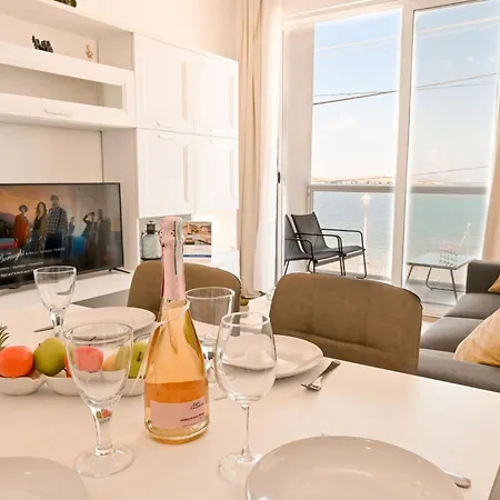 Exceptional Sea View - Happy